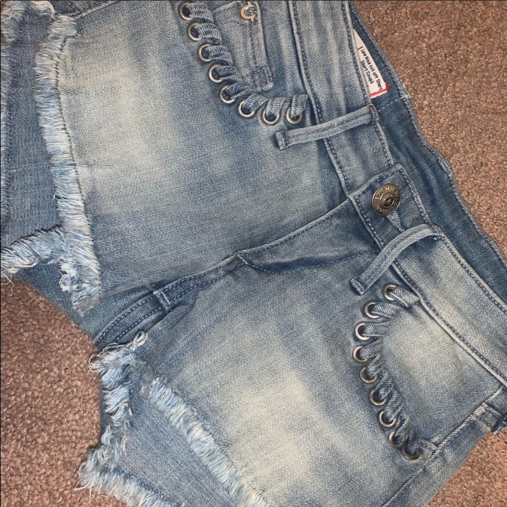 True religion JOEY LOW RISE CUT OFF SHORT size 23
